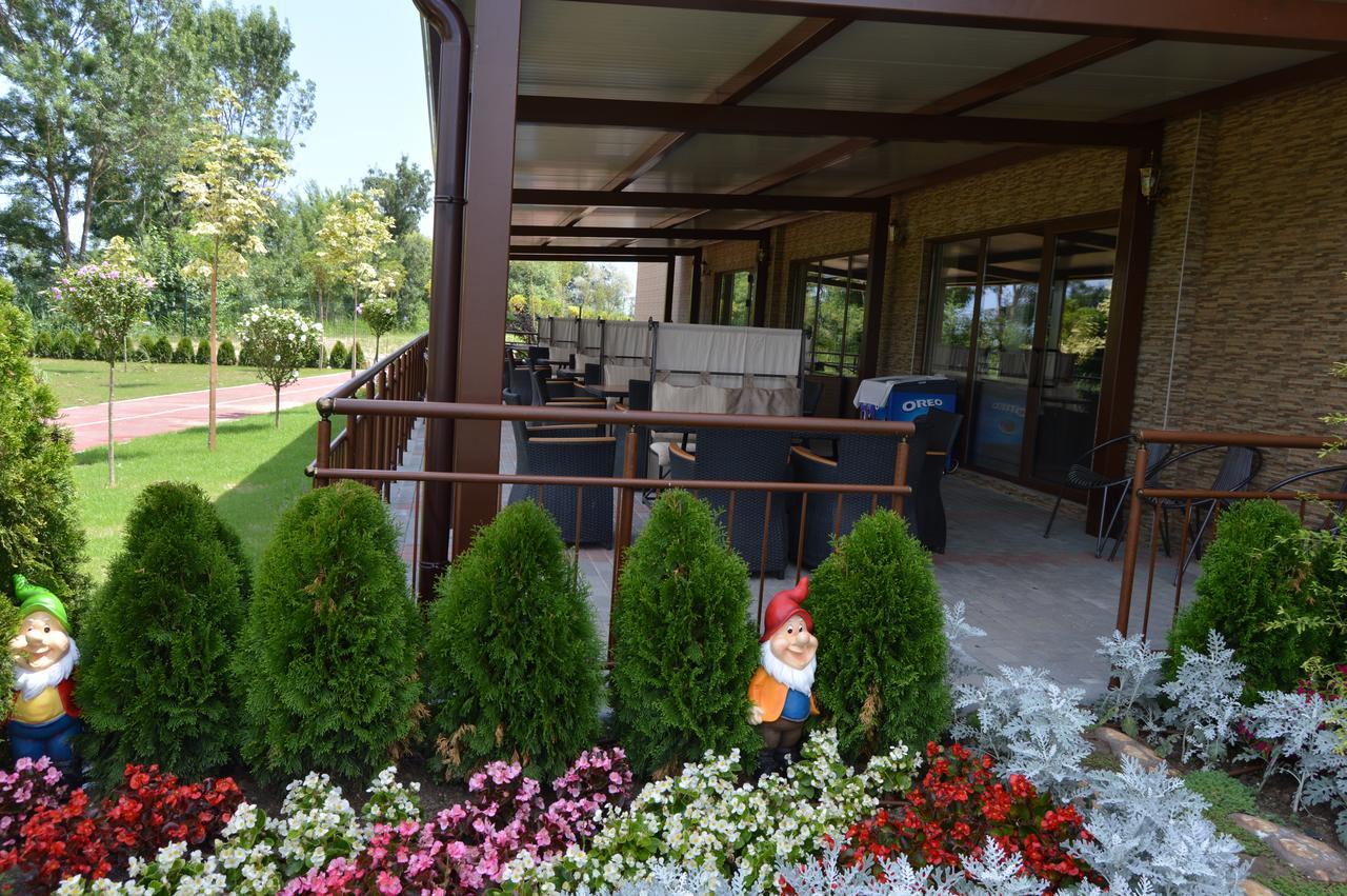Camp And Pool Hotel Kranevo Exterior foto
