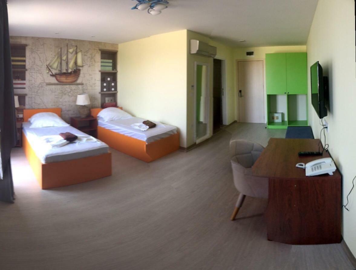 Camp And Pool Hotel Kranevo Exterior foto